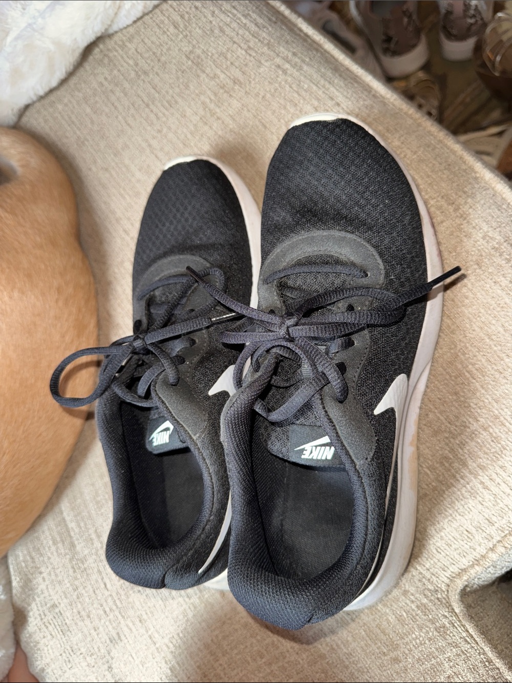 Nike Black & White Tanjuns